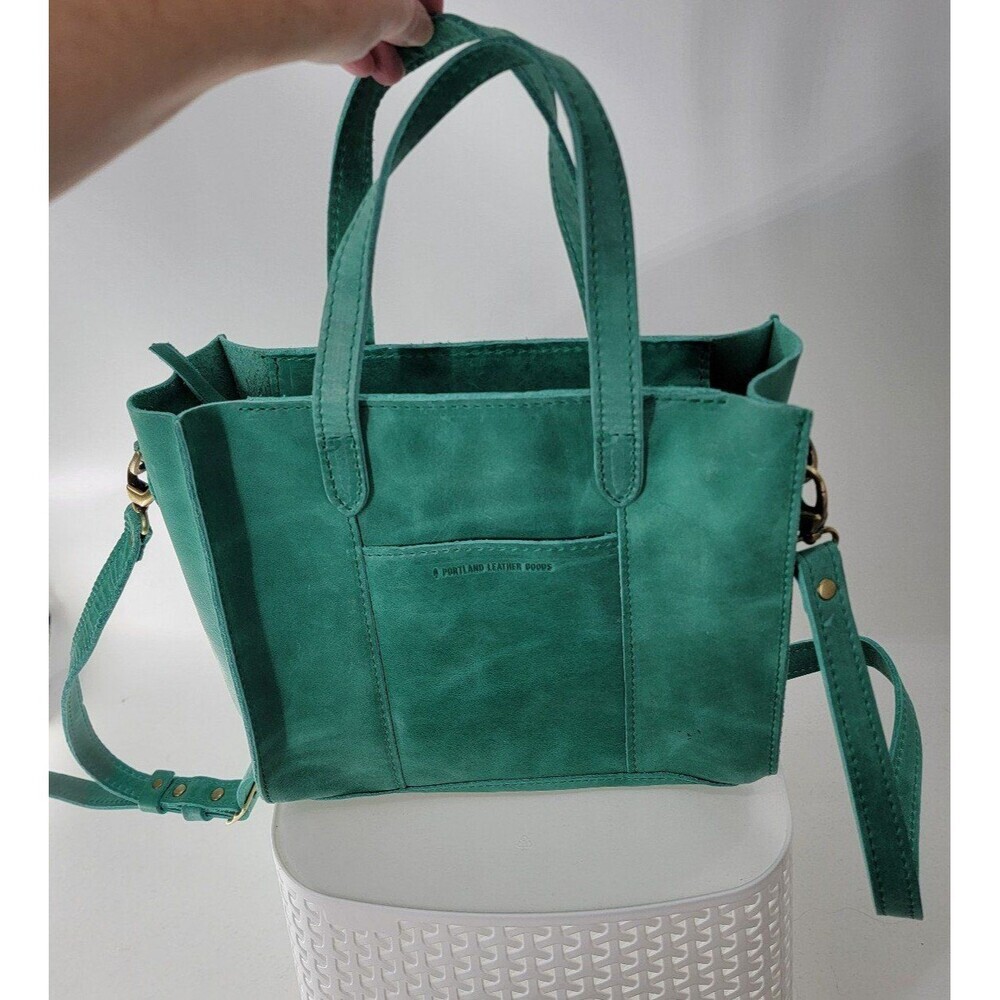 Portland Leather Goods Lola Zippered Crossbody Reef?